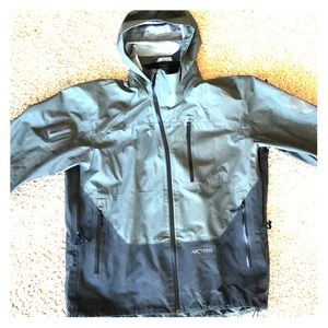 Arcteryx men’s ski jacket xl, RECCO
